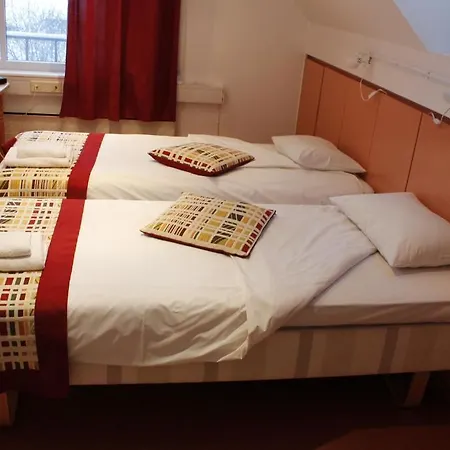 Arno Apartments Курессааре Экстерьер фото