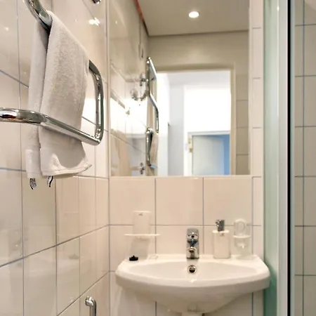Arno Apartments Курессааре Экстерьер фото