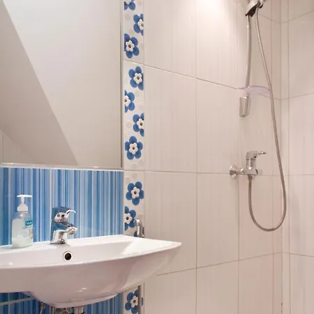 Arno Apartments Курессааре Номер фото